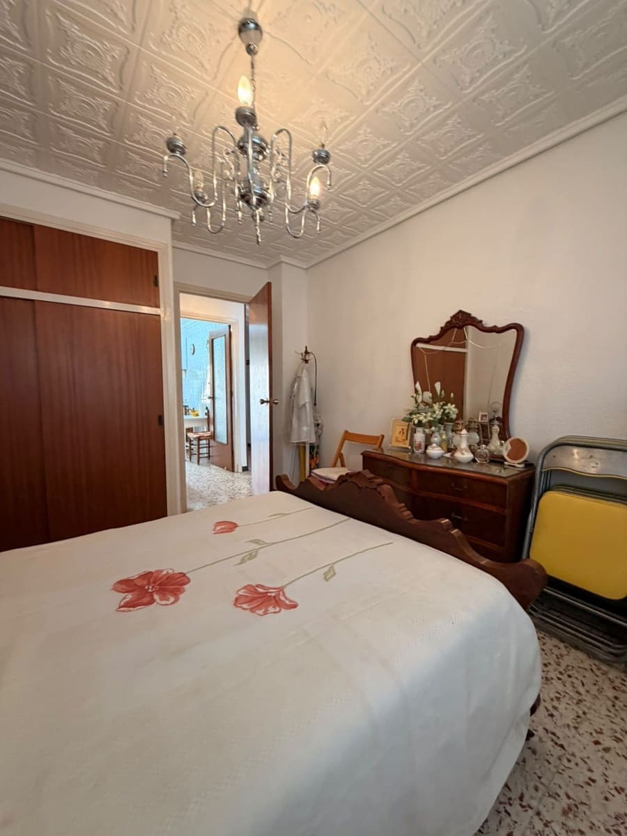 3 bedroom Flat for sale in Santa Pola with garage - € 180,000 (Ref: 10161036)