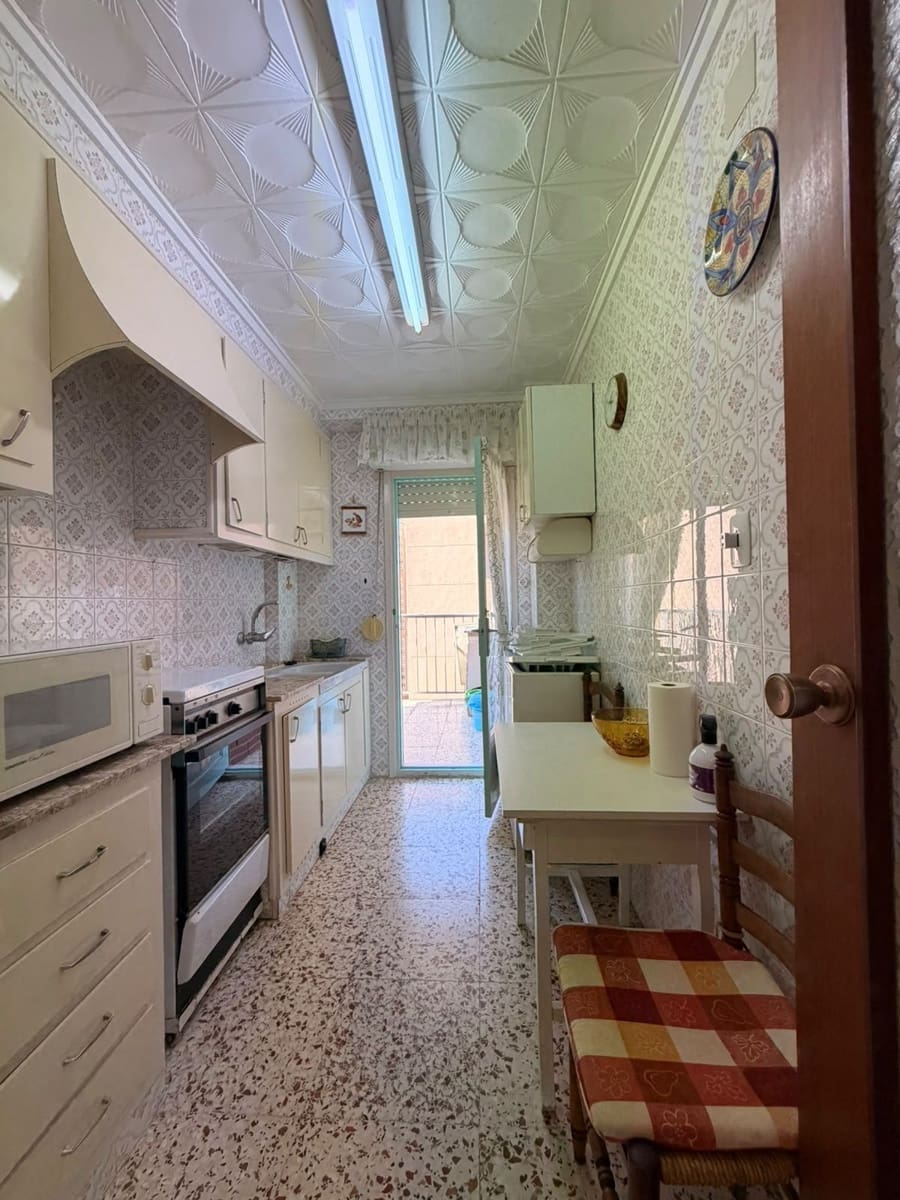 3 bedroom Flat for sale in Santa Pola with garage - € 180,000 (Ref: 10161036)