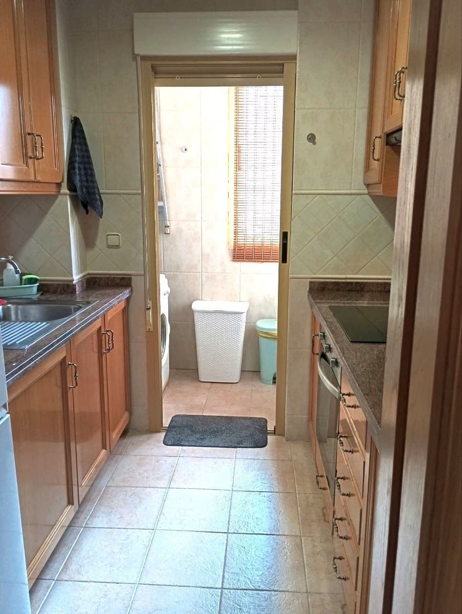 3 slaapkamer Appartement te huur in Santa Pola met garage - € 900 (Ref: 8989710)