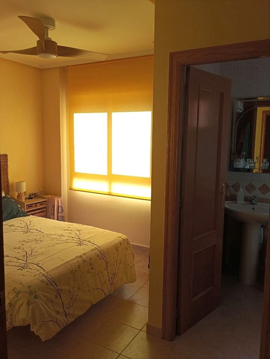 3 slaapkamer Appartement te huur in Santa Pola met garage - € 900 (Ref: 8989710)