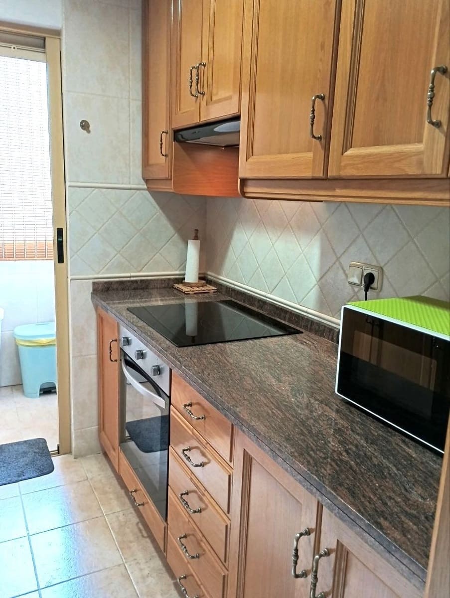 3 slaapkamer Appartement te huur in Santa Pola met garage - € 900 (Ref: 8989710)