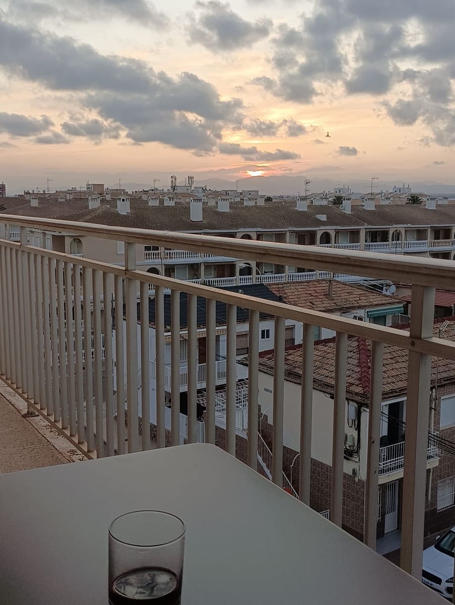 3 soveværelse Lejlighed til leje i Santa Pola - € 900 (Ref: 9007345)