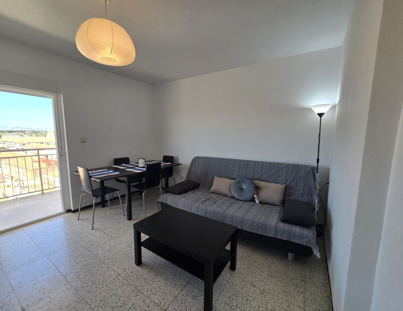 3 soveværelse Lejlighed til leje i Santa Pola - € 900 (Ref: 9007345)