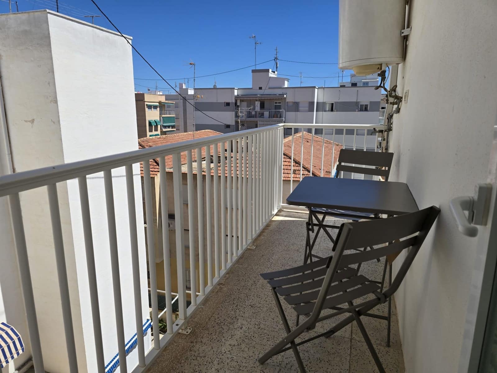 3 soveværelse Lejlighed til leje i Santa Pola - € 900 (Ref: 9007345)