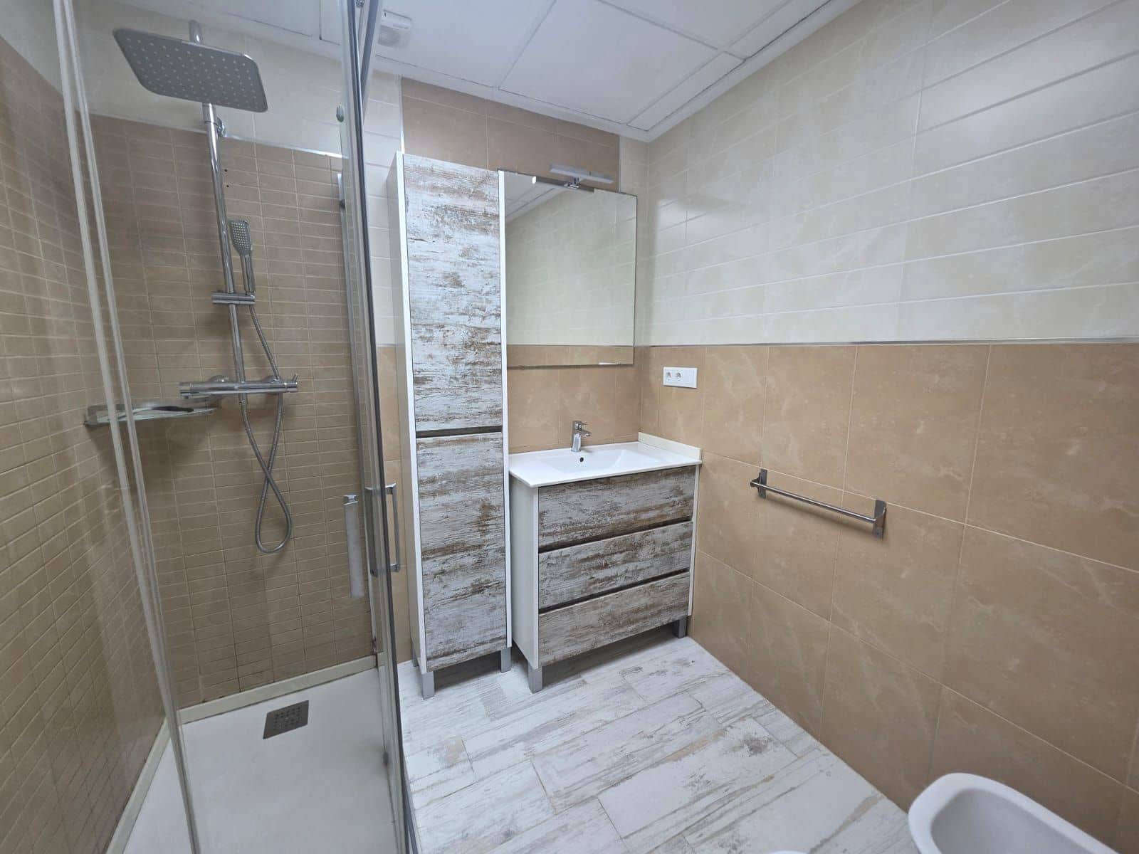 Bungalow de 2 chambres à louer à Santa Pola - 800 € (Ref: 9258238)