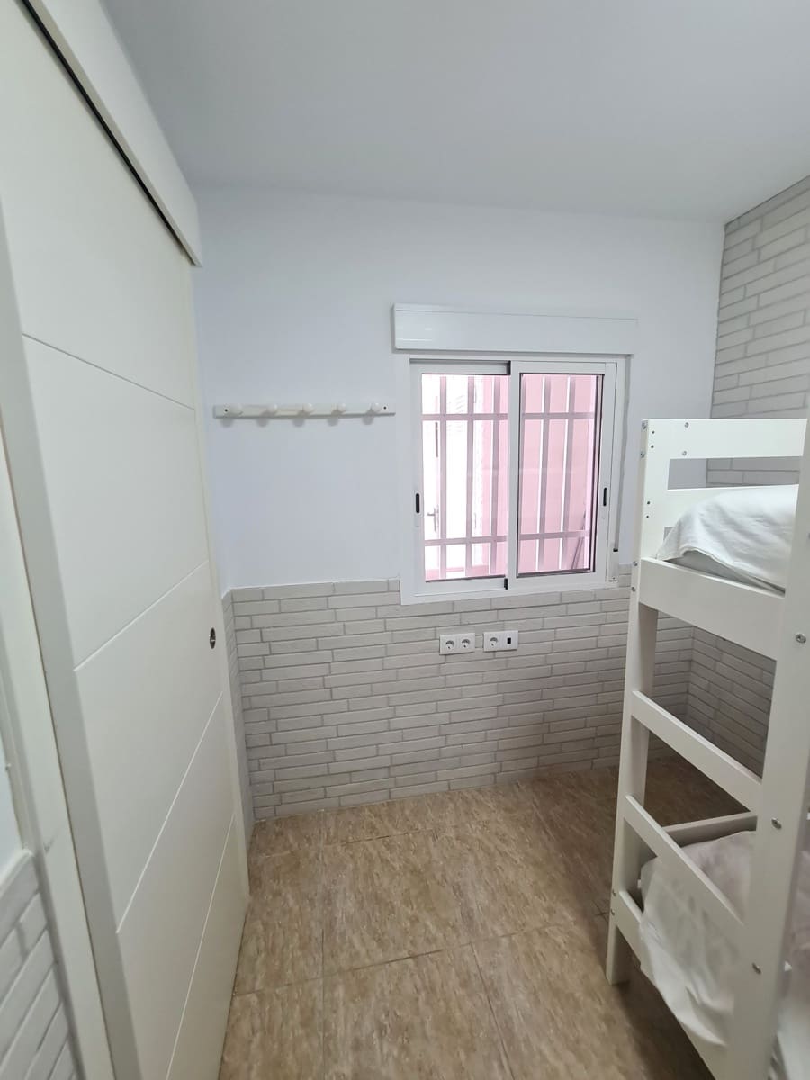 Bungalow de 2 chambres à louer à Santa Pola - 800 € (Ref: 9258238)