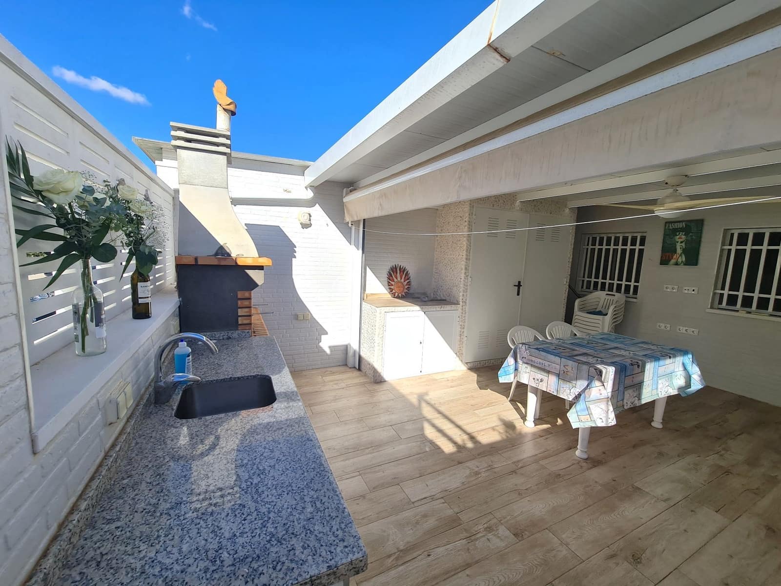 Bungalow de 2 chambres à louer à Santa Pola - 800 € (Ref: 9258238)
