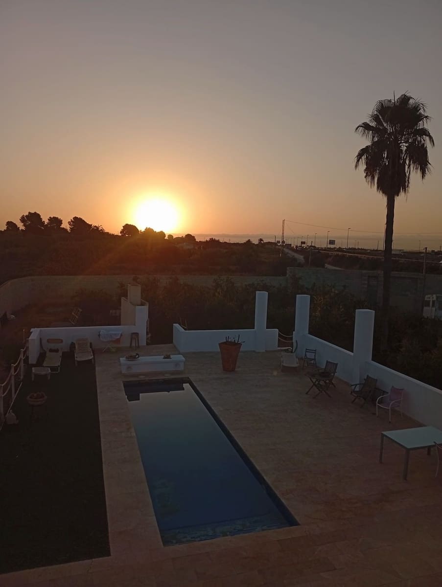 Chalet de 4 habitaciones en Crevillente / Crevillent en venta con piscina garaje - 360.000 € (Ref: 9258241)