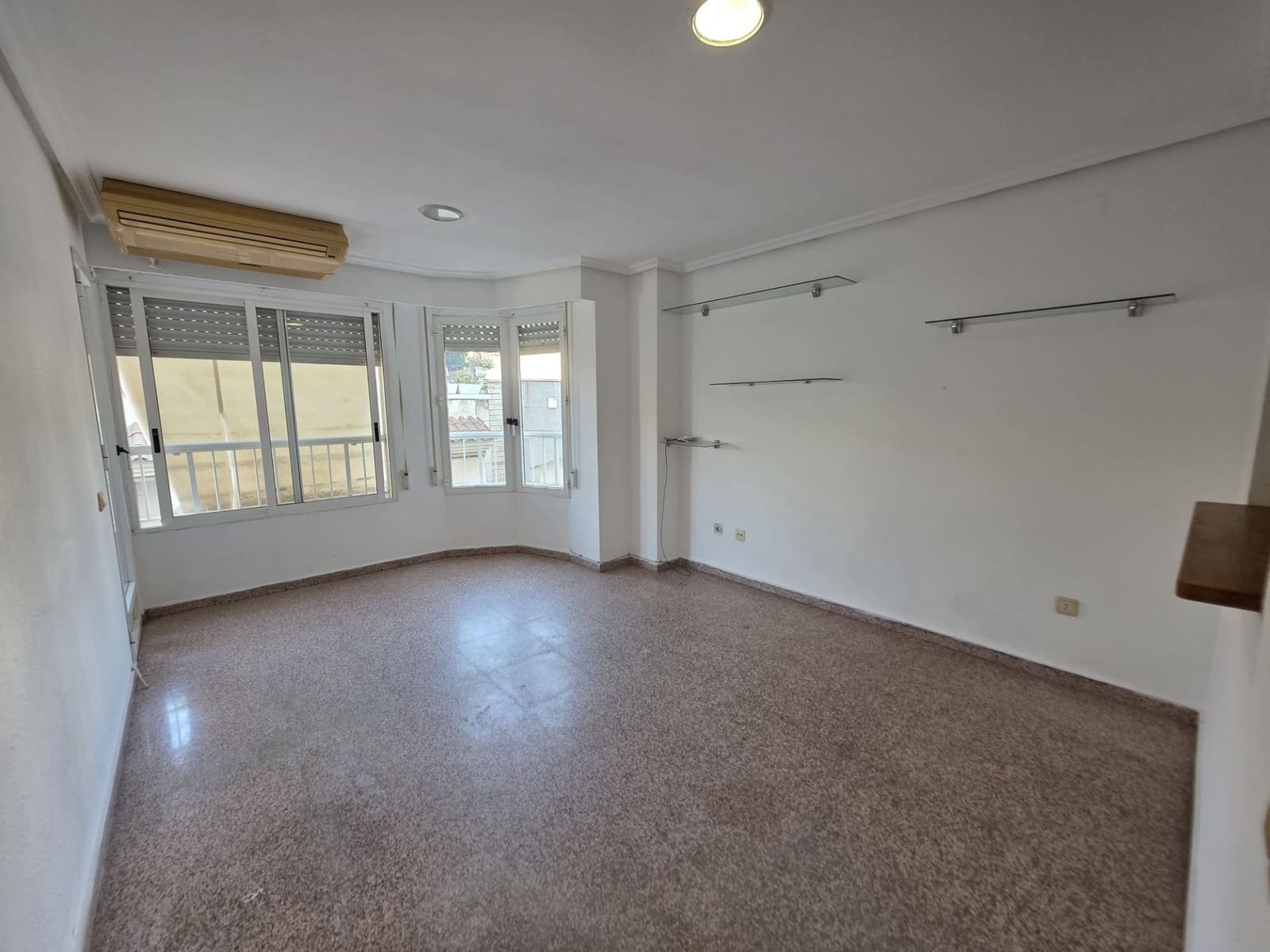 2 bedroom Apartment for sale in Santa Pola - € 135,000 (Ref: 9272135)