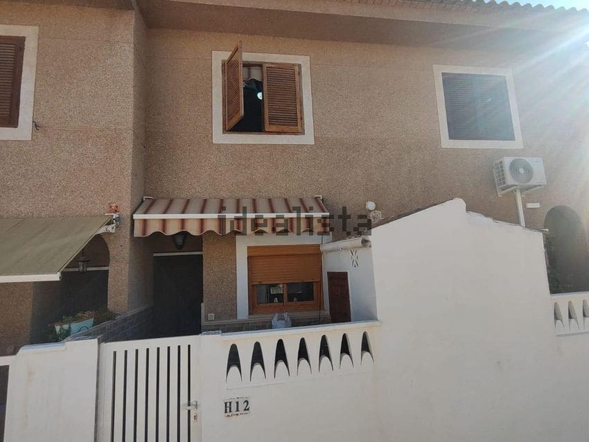 4 sypialnia Bungalow na sprzedaż w Arenales del Sol z basenem garażem - 275 000 € (Ref: 9390308)