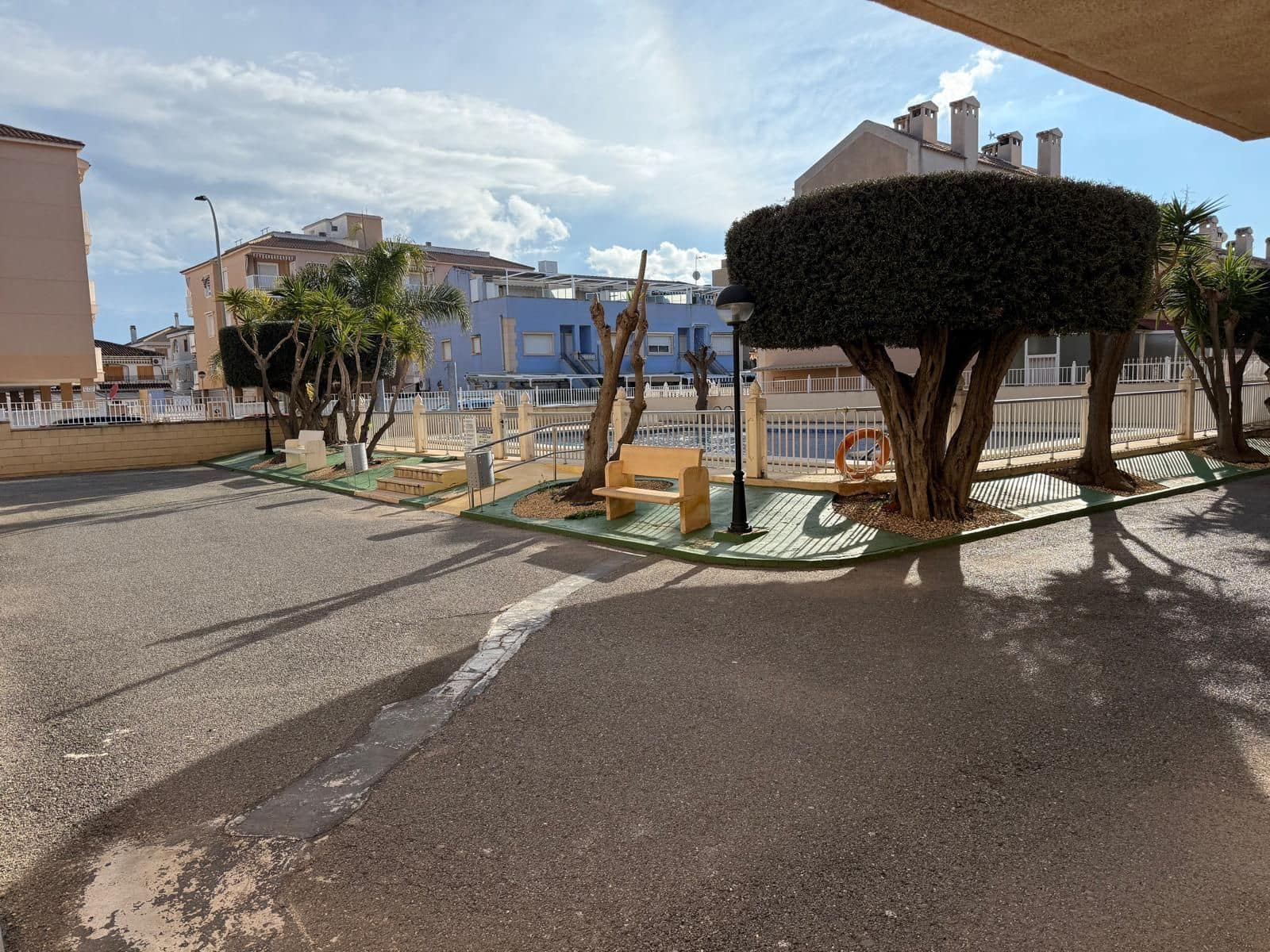 4 sypialnia Bungalow na sprzedaż w Arenales del Sol z basenem garażem - 275 000 € (Ref: 9390308)