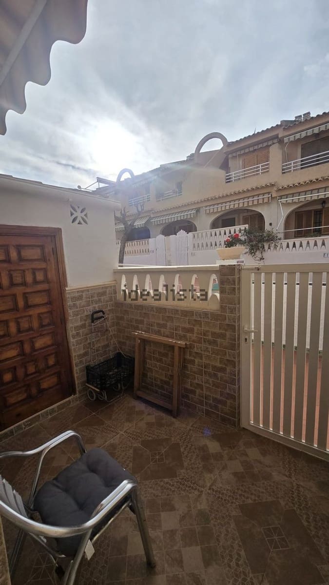 4 quarto Bungalow para venda em Arenales del Sol com piscina garagem - 275 000 € (Ref: 9390308)