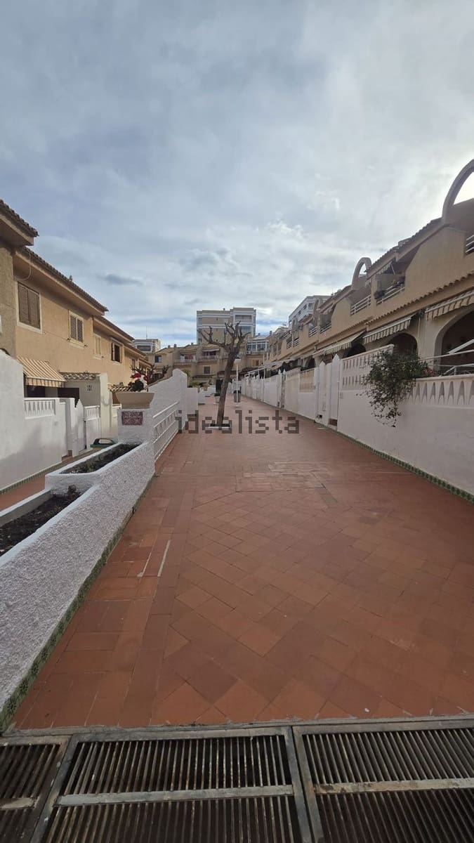 4 quarto Bungalow para venda em Arenales del Sol com piscina garagem - 275 000 € (Ref: 9390308)