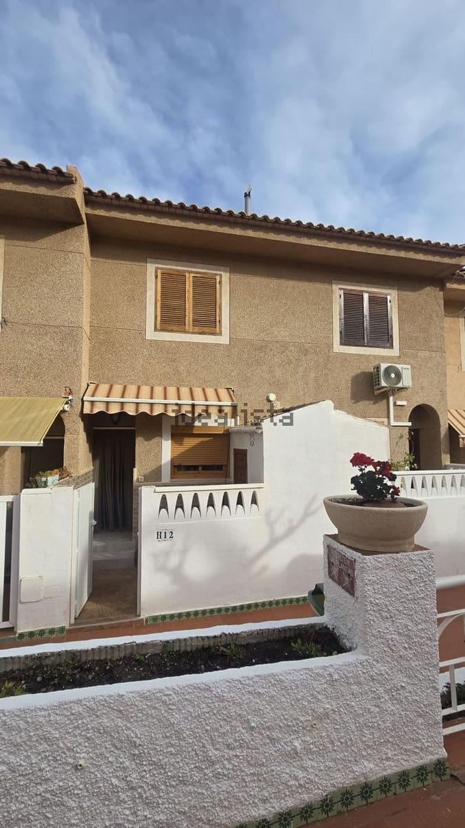4 quarto Bungalow para venda em Arenales del Sol com piscina garagem - 275 000 € (Ref: 9390308)