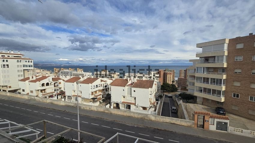 4 quarto Bungalow para venda em Arenales del Sol com piscina garagem - 275 000 € (Ref: 9390308)