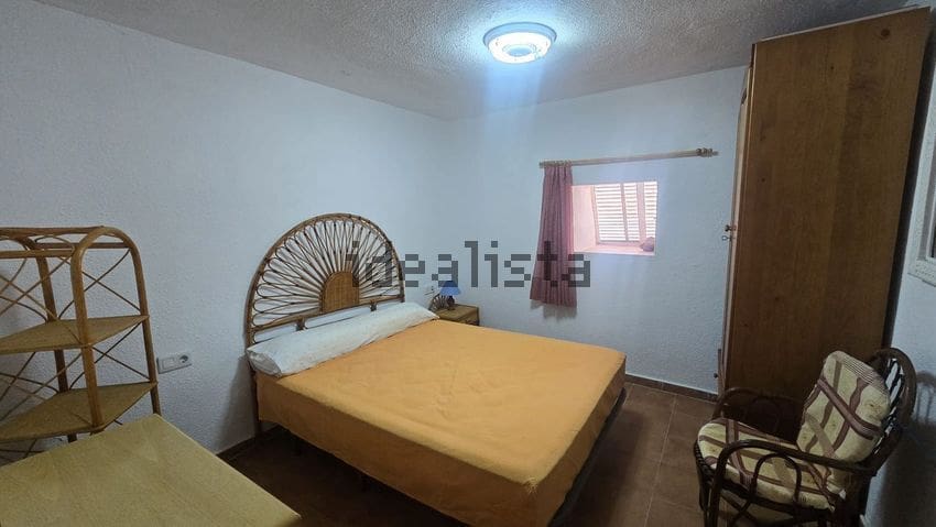4 quarto Bungalow para venda em Arenales del Sol com piscina garagem - 275 000 € (Ref: 9390308)