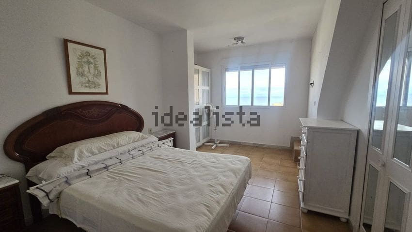 4 quarto Bungalow para venda em Arenales del Sol com piscina garagem - 275 000 € (Ref: 9390308)