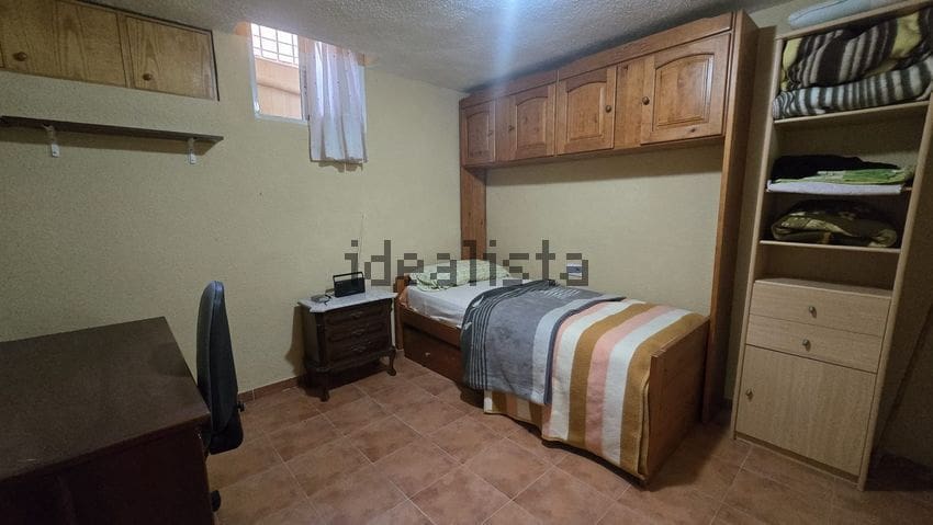4 quarto Bungalow para venda em Arenales del Sol com piscina garagem - 275 000 € (Ref: 9390308)