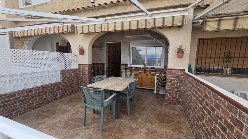 4 quarto Bungalow para venda em Arenales del Sol com piscina garagem - 275 000 € (Ref: 9390308)
