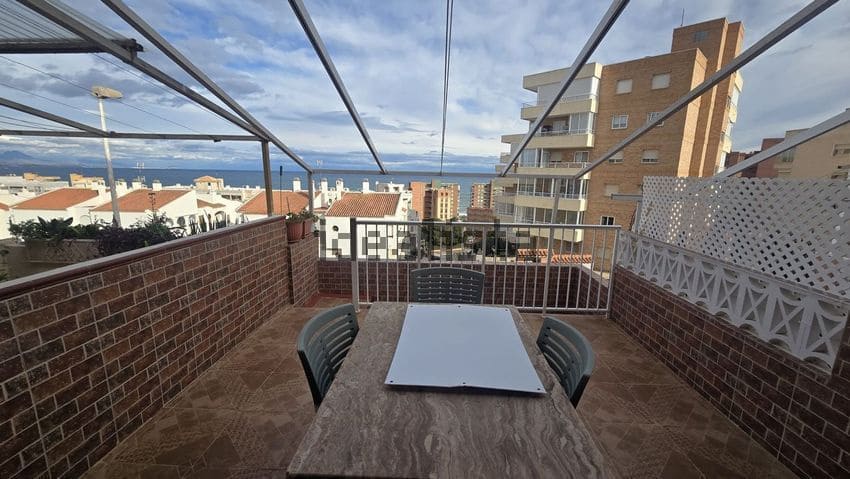 4 quarto Bungalow para venda em Arenales del Sol com piscina garagem - 275 000 € (Ref: 9390308)