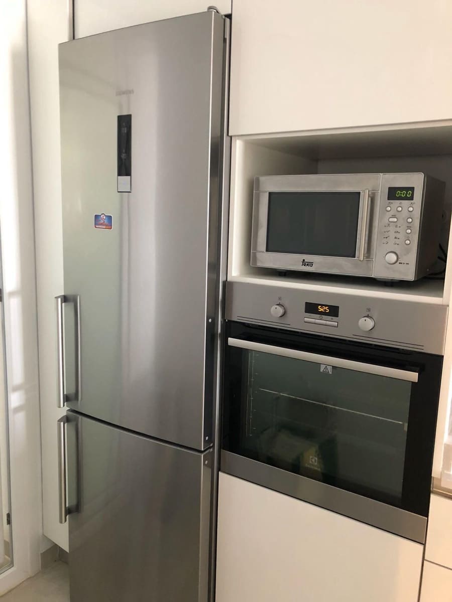 Appartement de 2 chambres à louer à Arenales del Sol avec piscine - 1 350 € (Ref: 9465433)