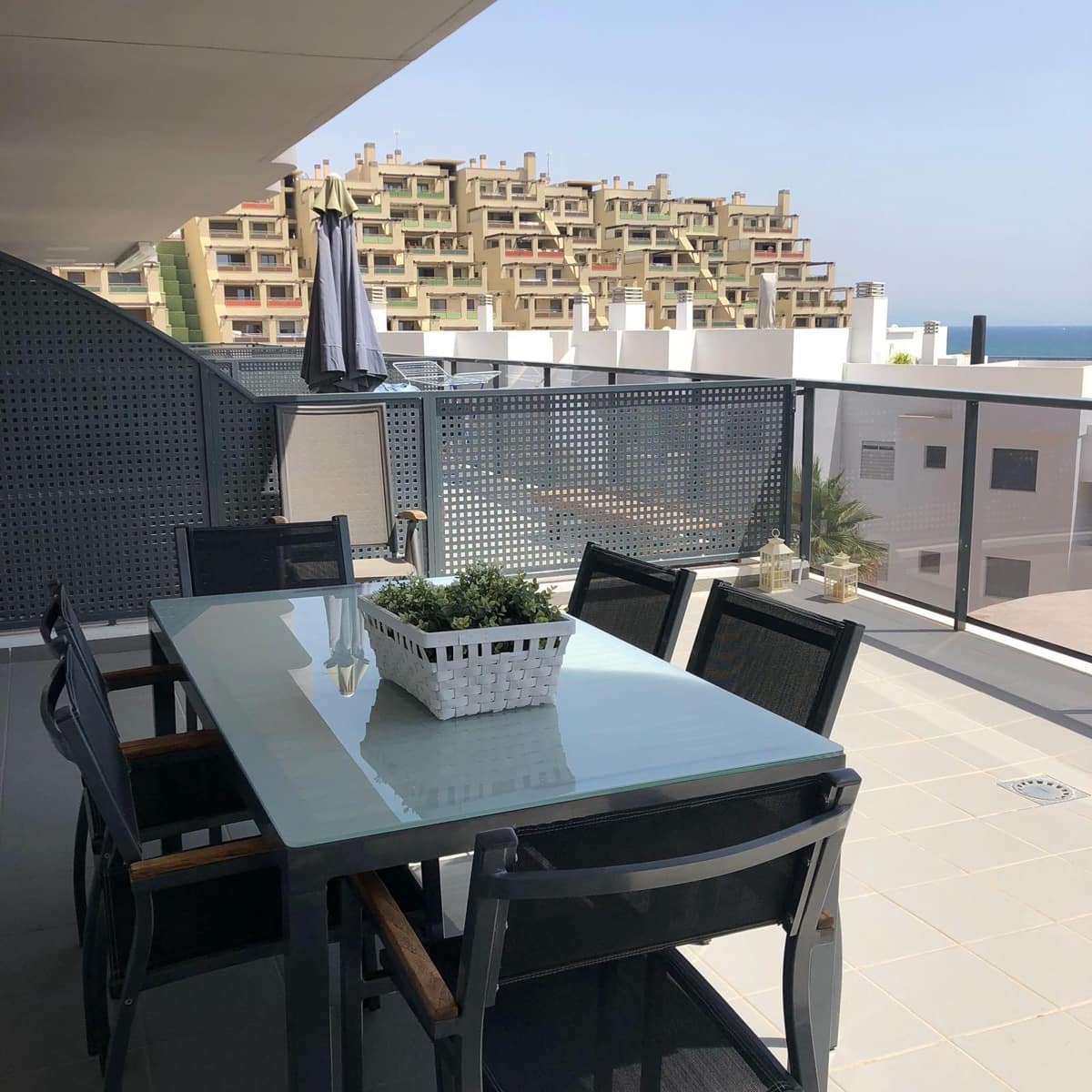 Appartement de 2 chambres à louer à Arenales del Sol avec piscine - 1 350 € (Ref: 9465433)