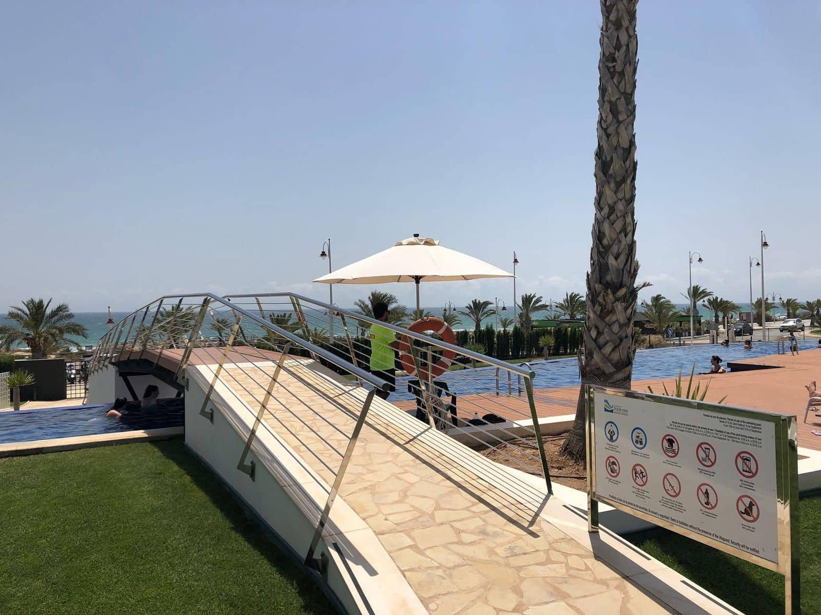 Appartement de 2 chambres à louer à Arenales del Sol avec piscine - 1 350 € (Ref: 9465433)