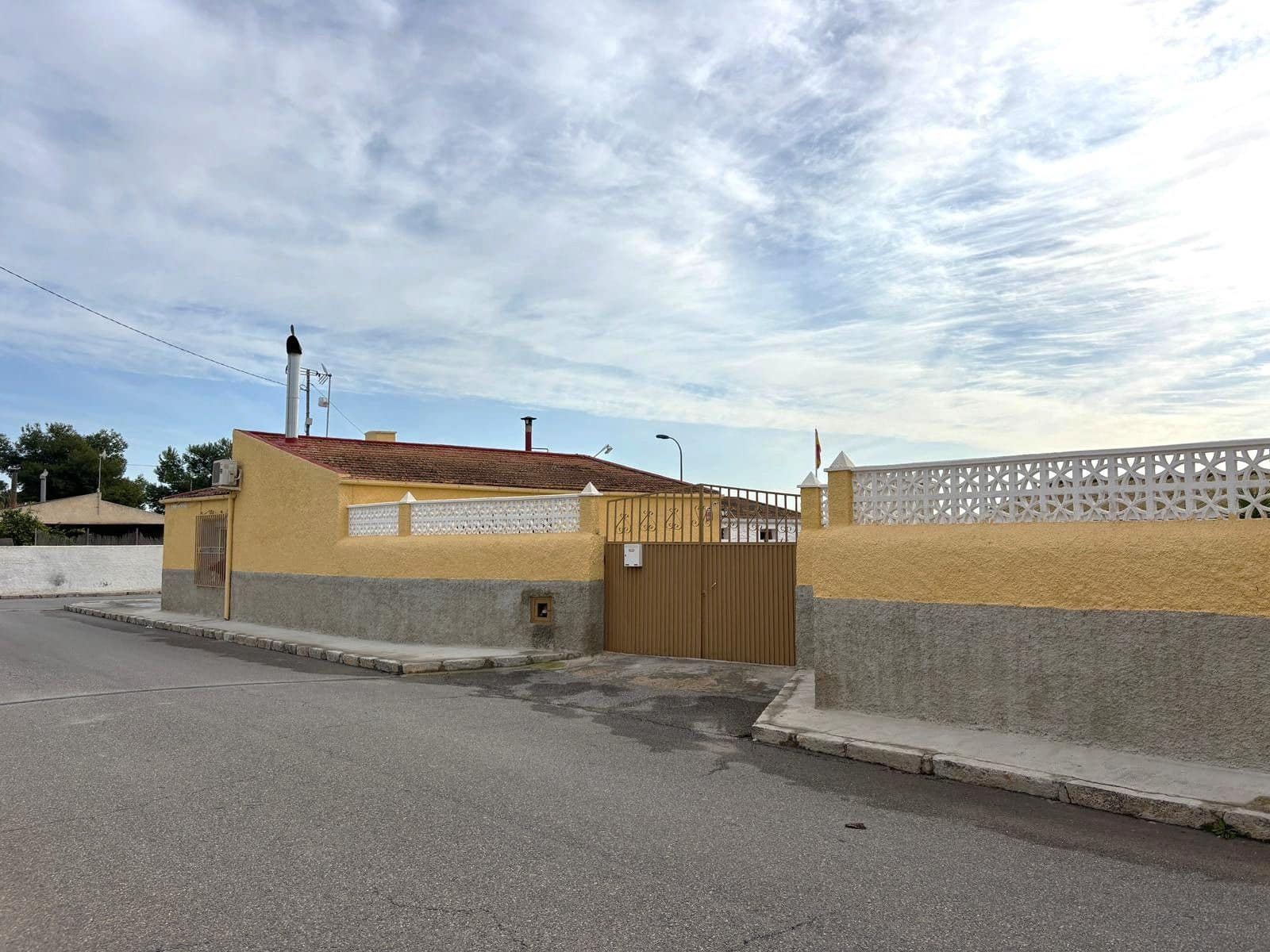 3 makuuhuone Maalaistalo myytävänä paikassa El Realengo mukana 
autotalli - 260 000 € (Ref: 9604634)