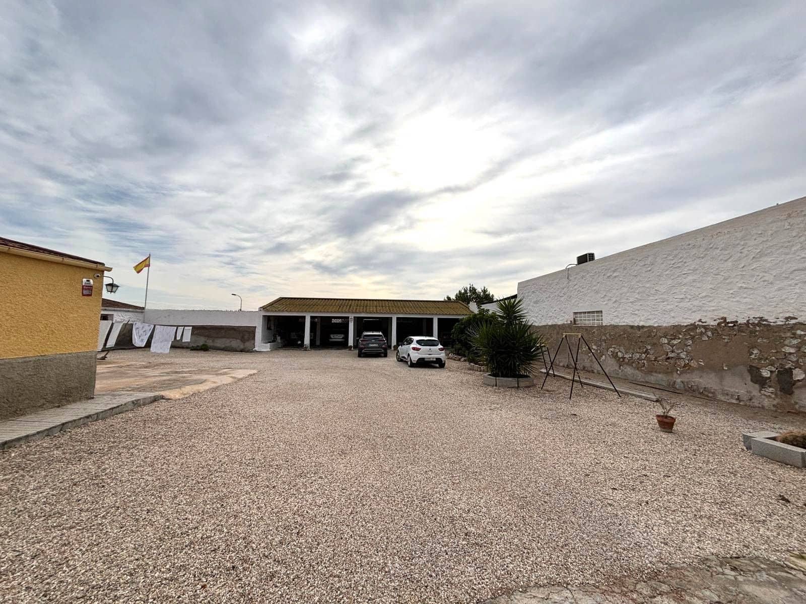 3 makuuhuone Maalaistalo myytävänä paikassa El Realengo mukana 
autotalli - 260 000 € (Ref: 9604634)