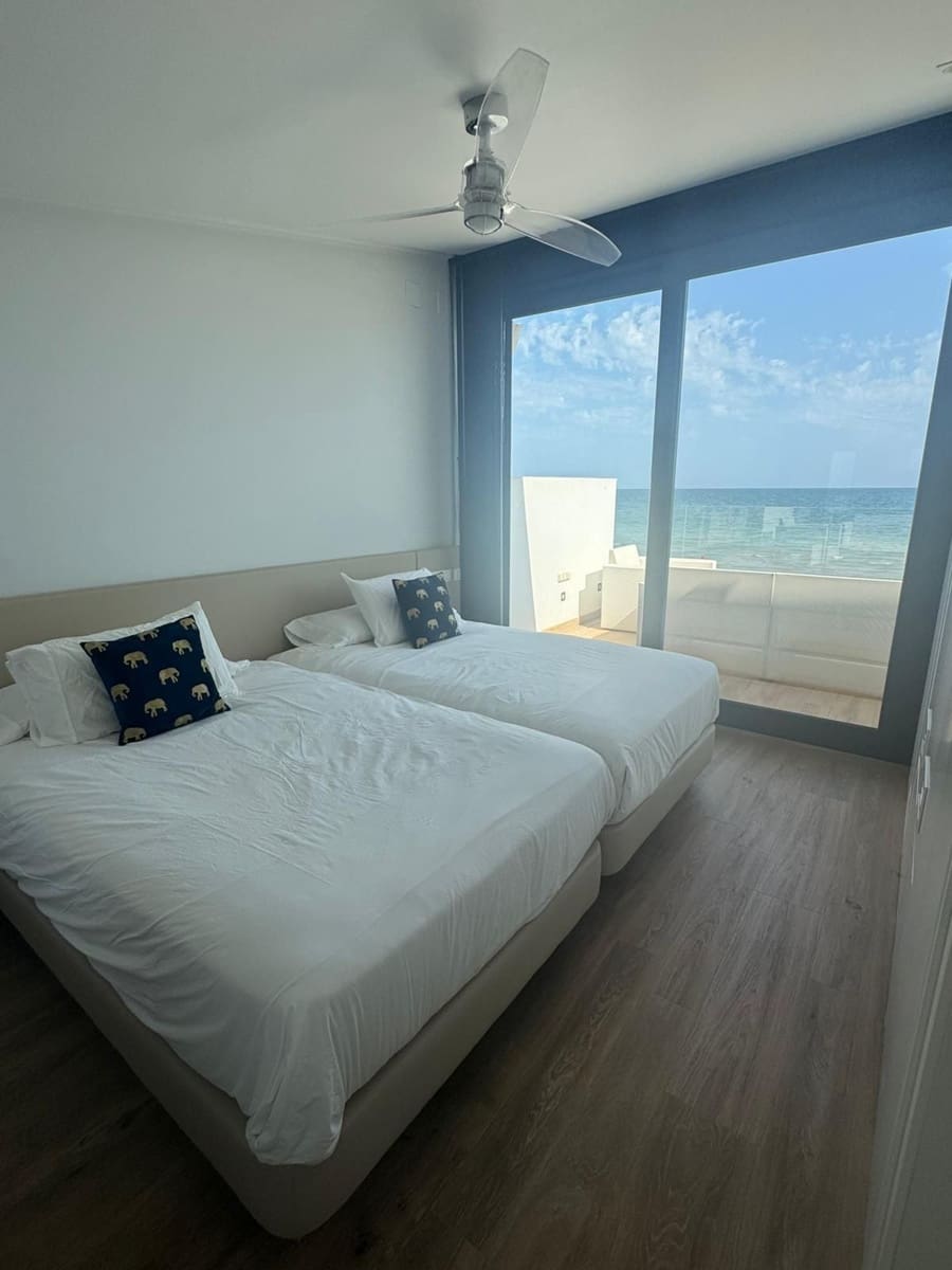 5 bedroom Villa for sale in Santa Pola - € 1,150,000 (Ref: 9604635)