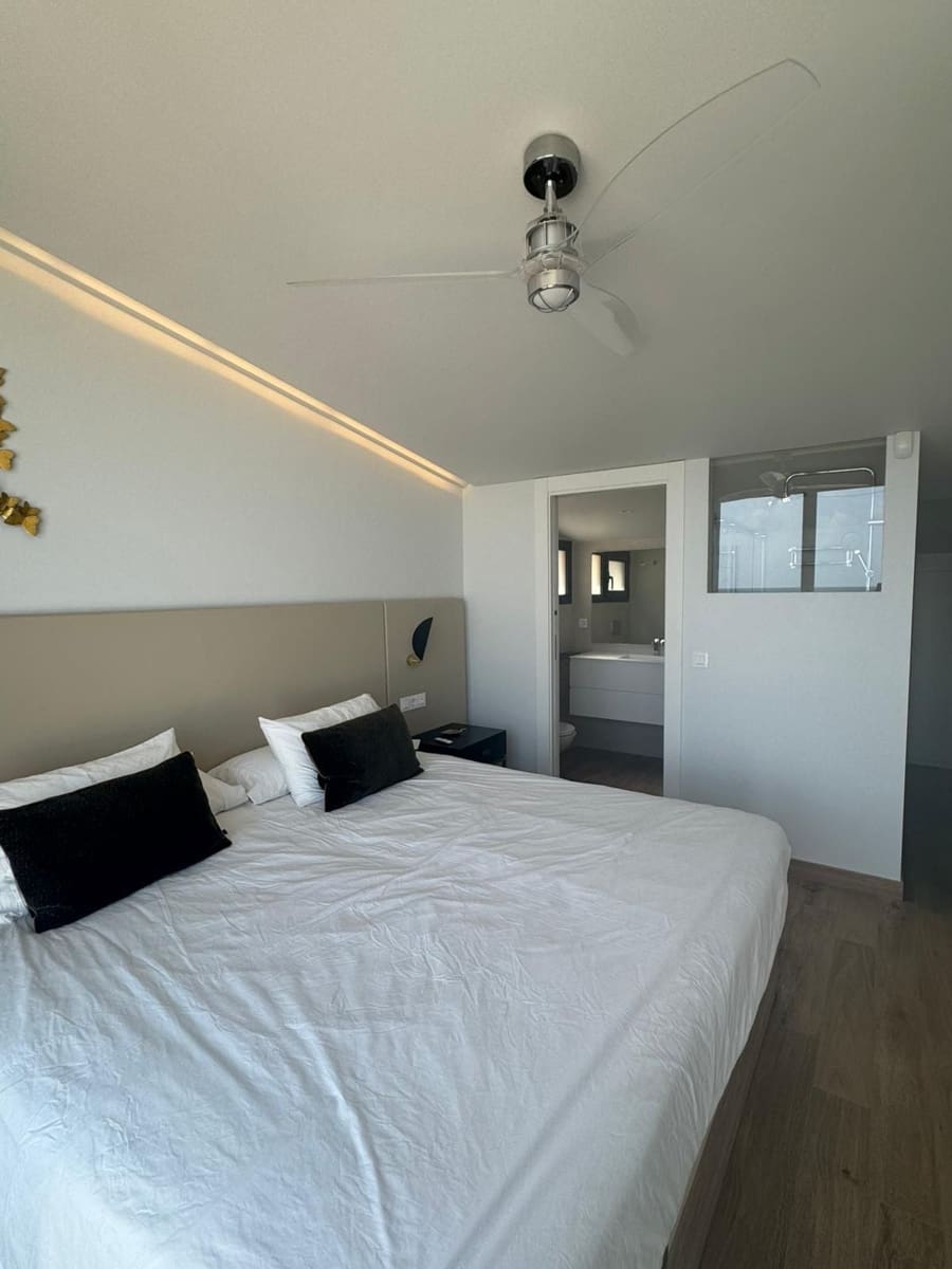 5 bedroom Villa for sale in Santa Pola - € 1,150,000 (Ref: 9604635)