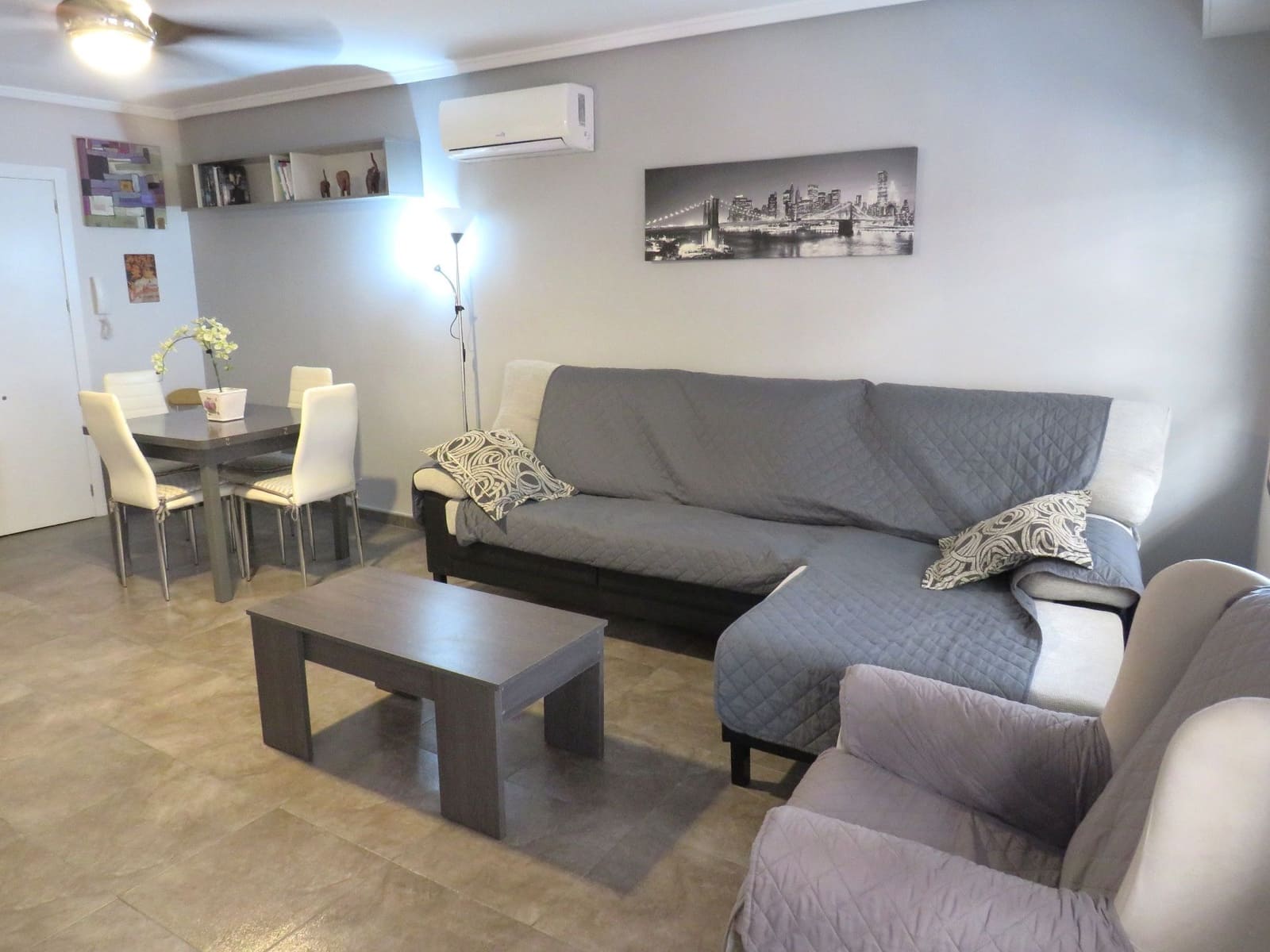 2 Zimmer Apartment zu vermieten in Santa Pola - 900 € (Ref: 9625371)