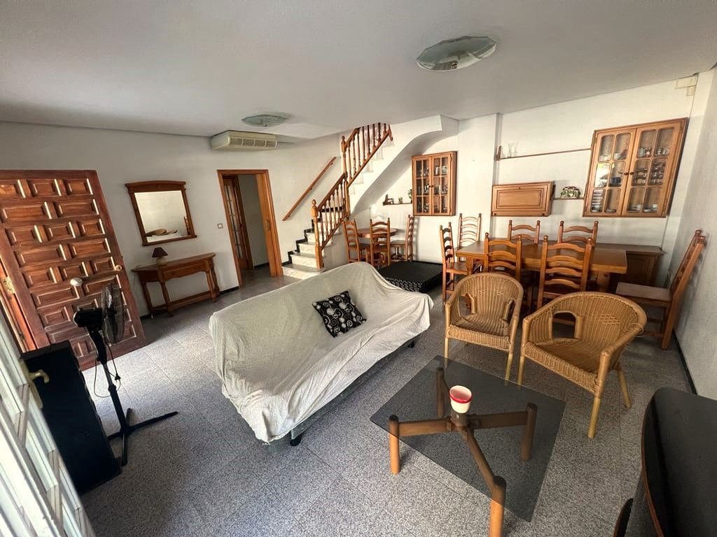 4 makuuhuone Omakotitalo myytävänä paikassa Santa Pola - 290 000 € (Ref: 9625372)