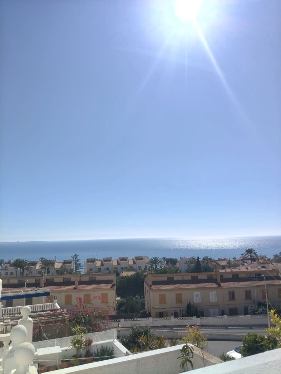 2 slaapkamer Halfvrijstaande villa te koop in Santa Pola met garage - € 199.000 (Ref: 9637189)