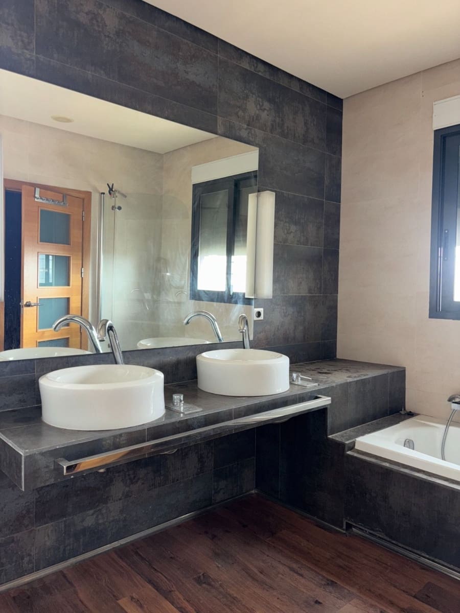 5 chambre Villa/Maison à vendre à Aspe avec garage - 350 000 € (Ref: 9679551)