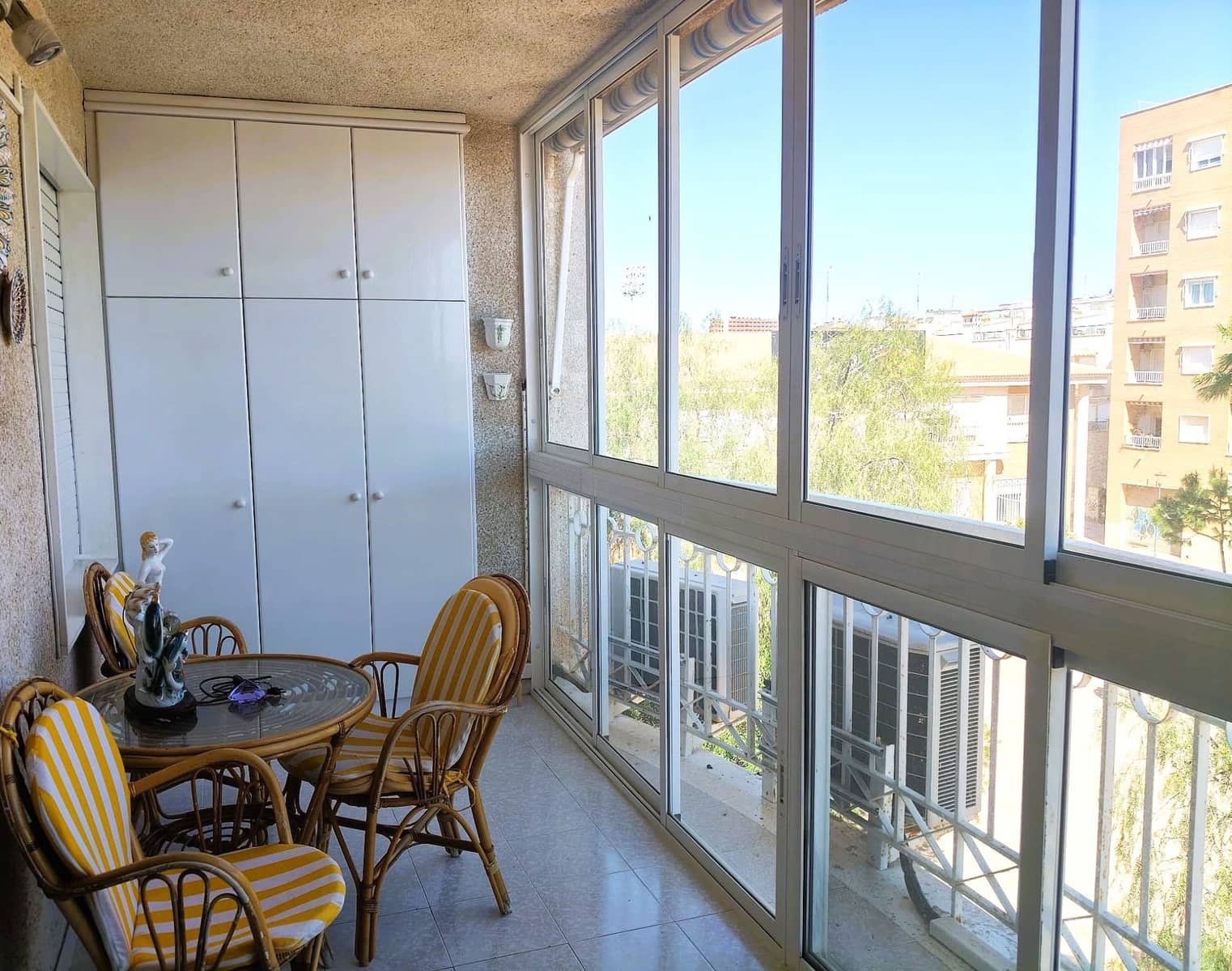 Apartamento de 2 habitaciones en Santa Pola en venta - 180.000 € (Ref: 9690097)