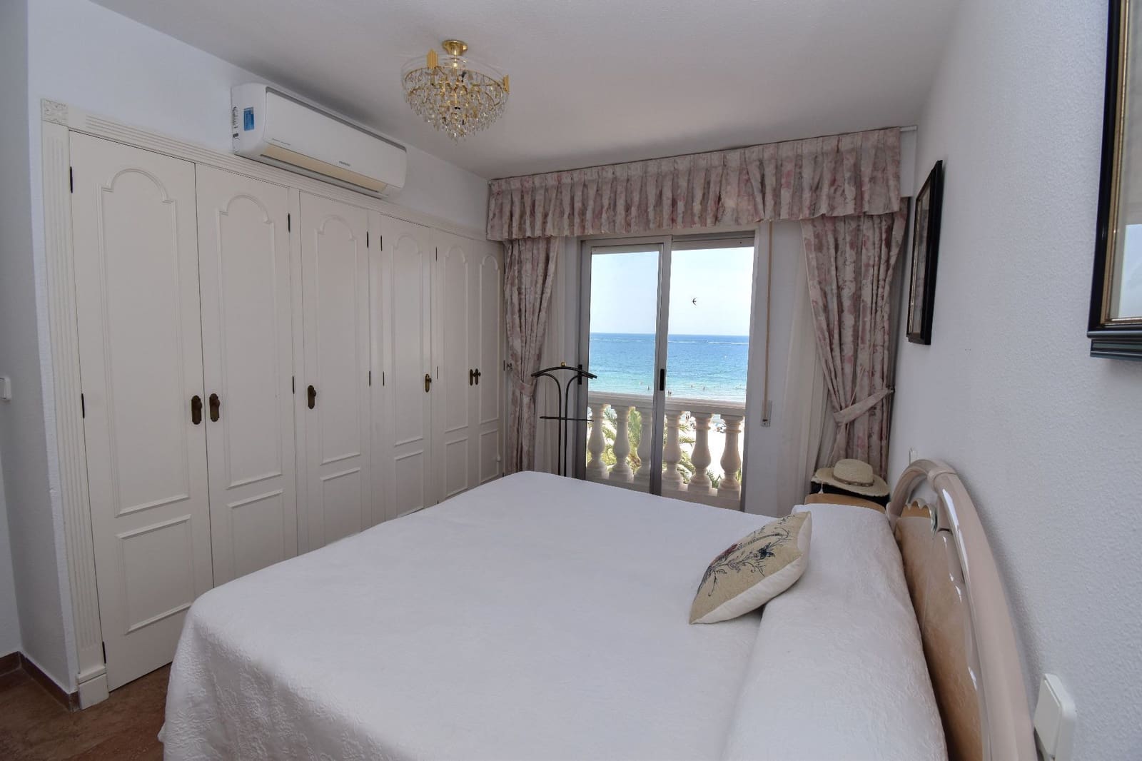 3 sovrum Lägenhet att hyra i Santa Pola - 2 000 € (Ref: 9714574)
