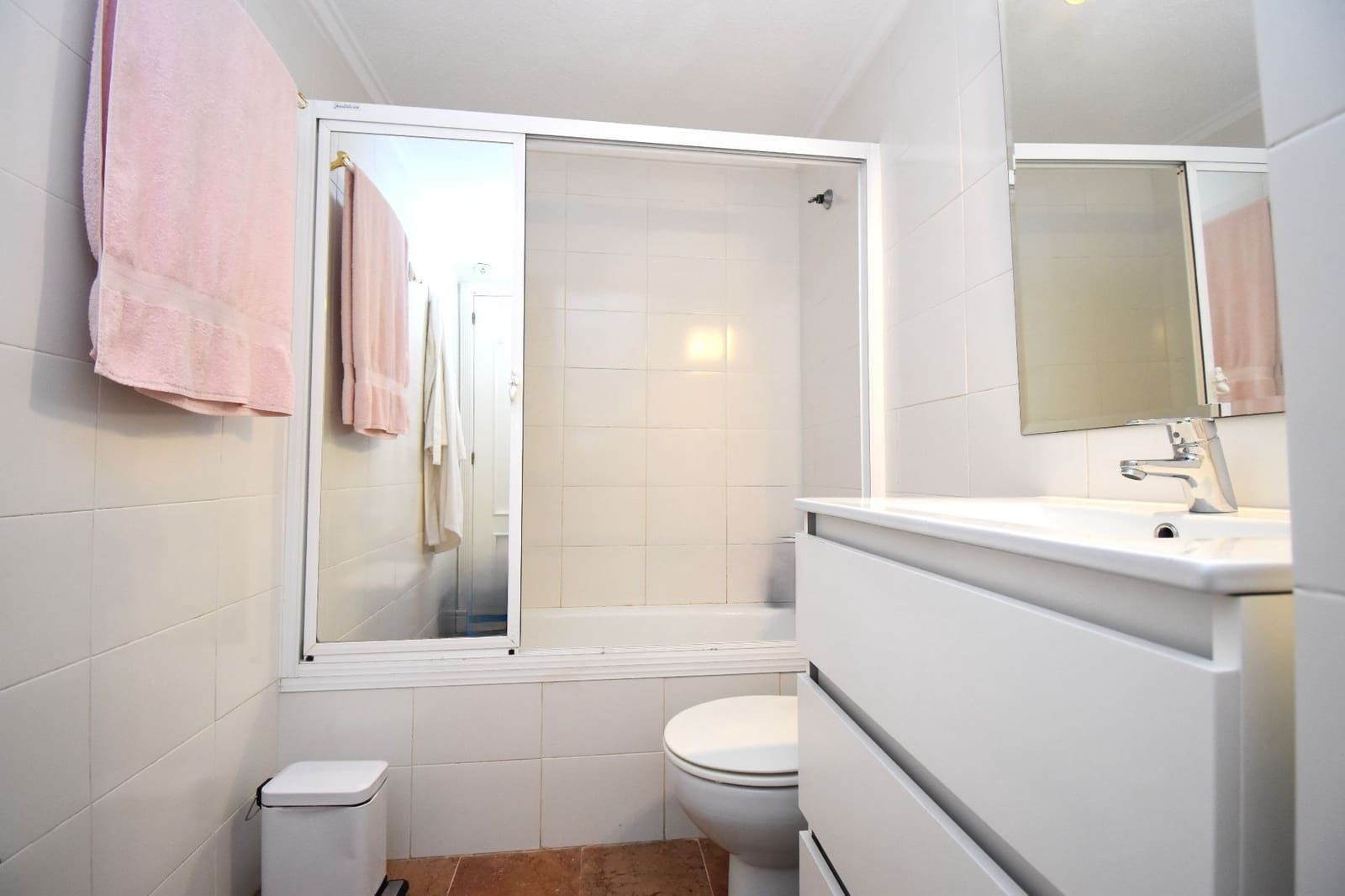 3 sovrum Lägenhet att hyra i Santa Pola - 2 000 € (Ref: 9714574)
