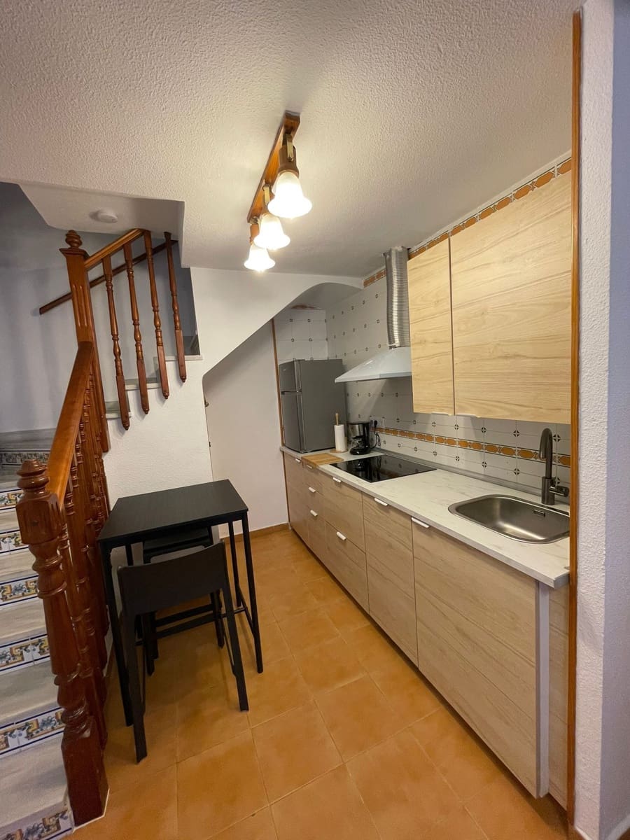 1 bedroom Bungalow for rent in Santa Pola - € 800 (Ref: 9719676)