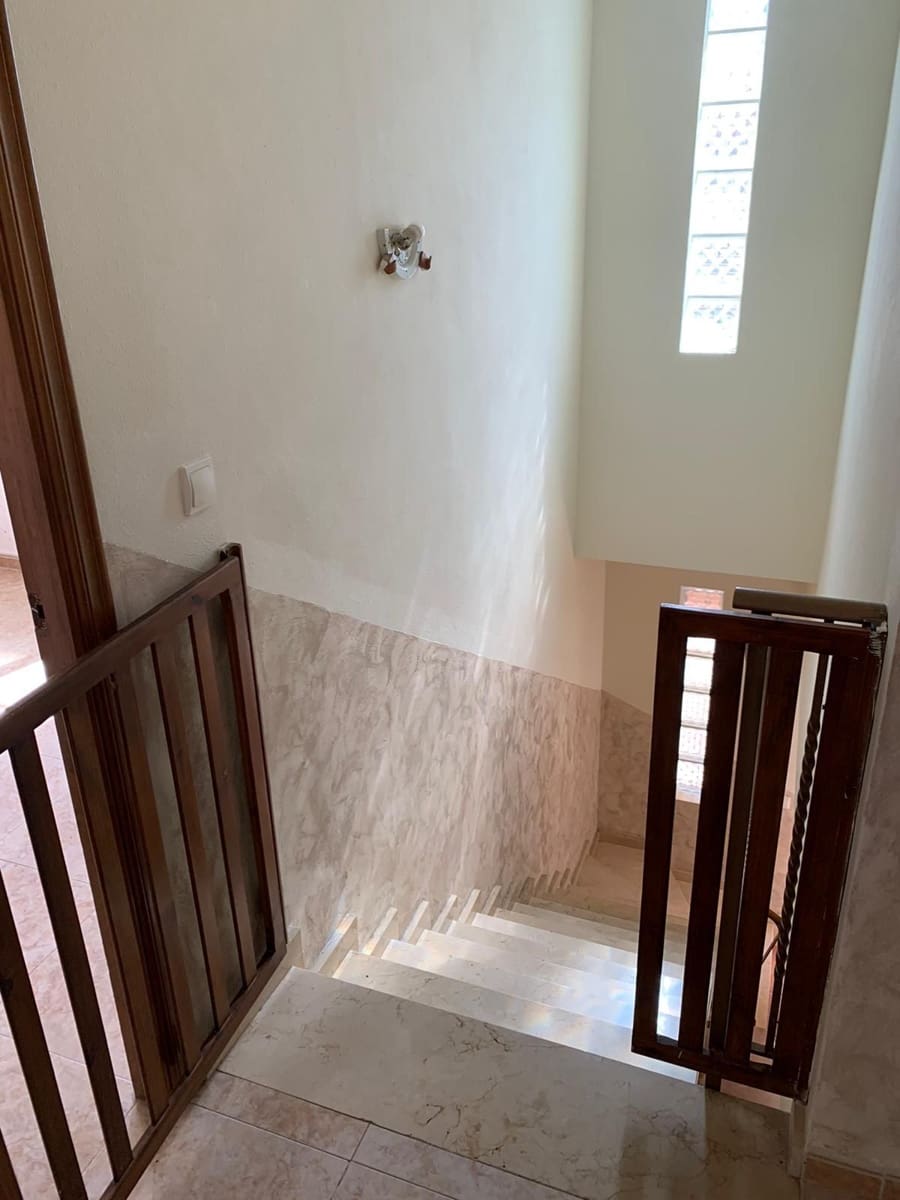 4 soveværelse Villa til salg i Santa Pola med swimmingpool garage - € 215.000 (Ref: 9731718)