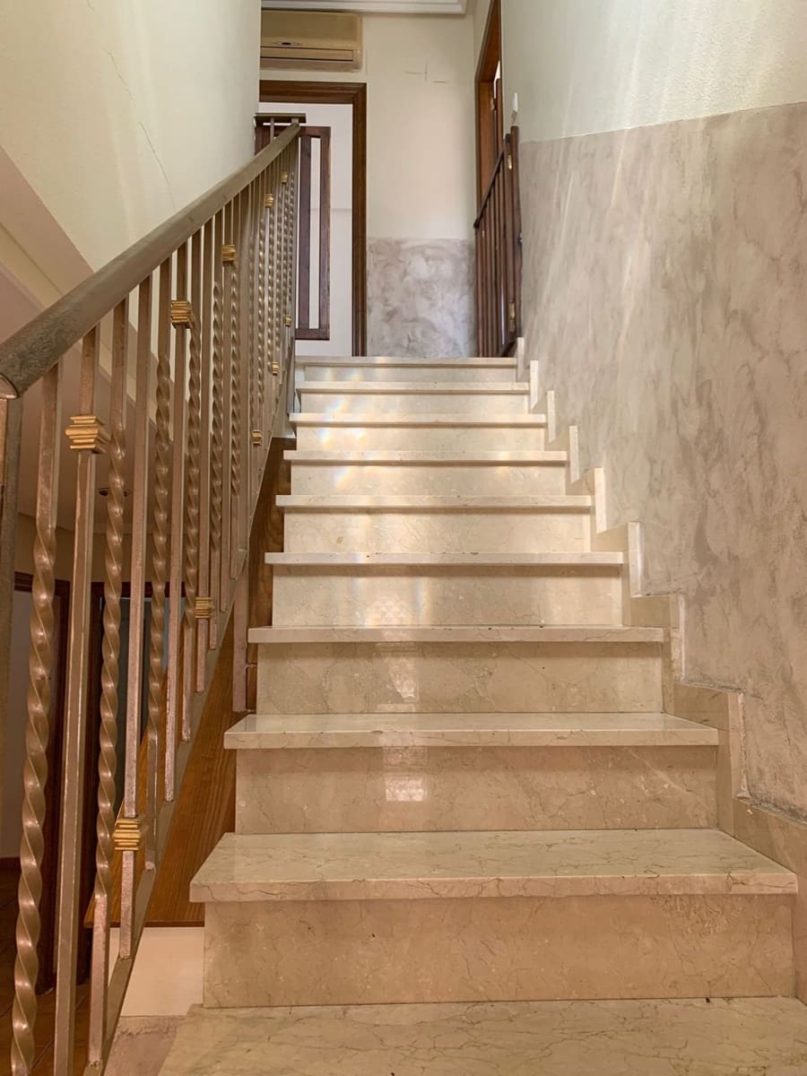 4 soveværelse Villa til salg i Santa Pola med swimmingpool garage - € 215.000 (Ref: 9731718)