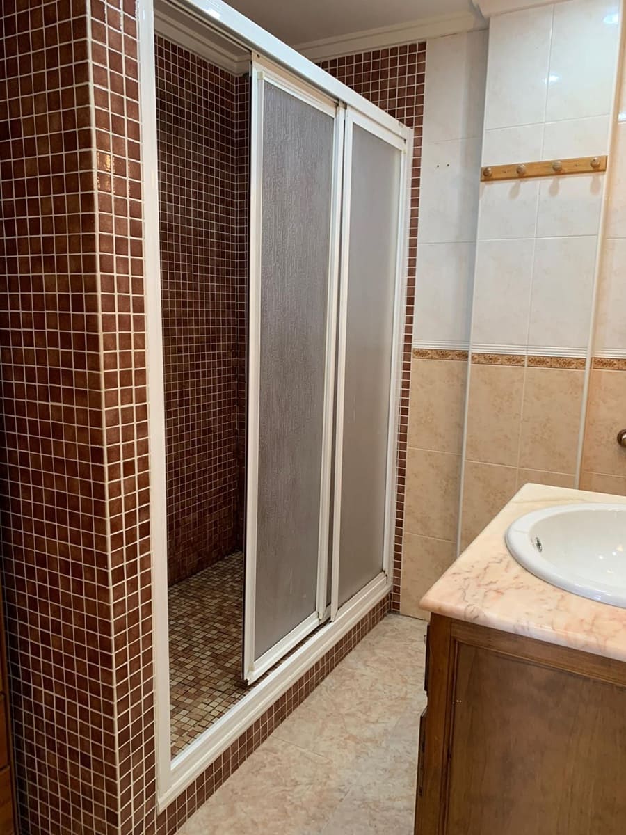 4 soveværelse Villa til salg i Santa Pola med swimmingpool garage - € 215.000 (Ref: 9731718)