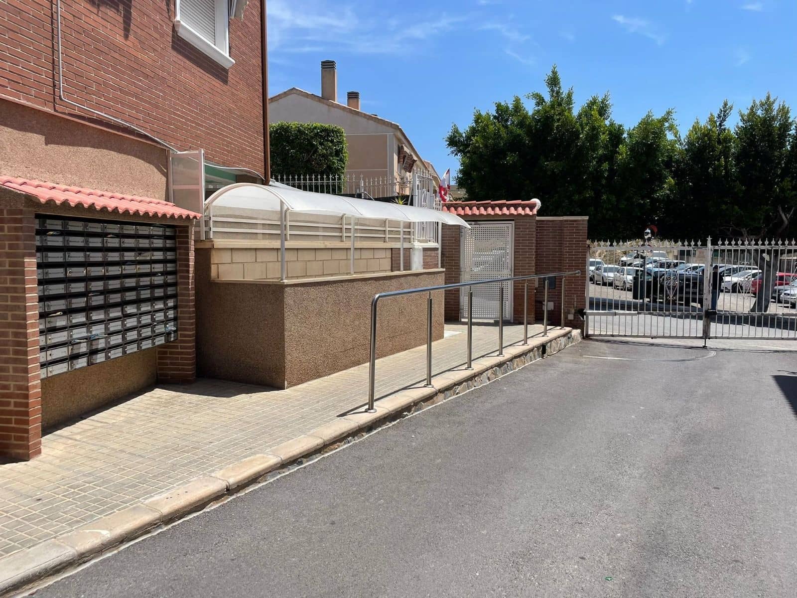 4 soveværelse Villa til salg i Santa Pola med swimmingpool garage - € 215.000 (Ref: 9731718)