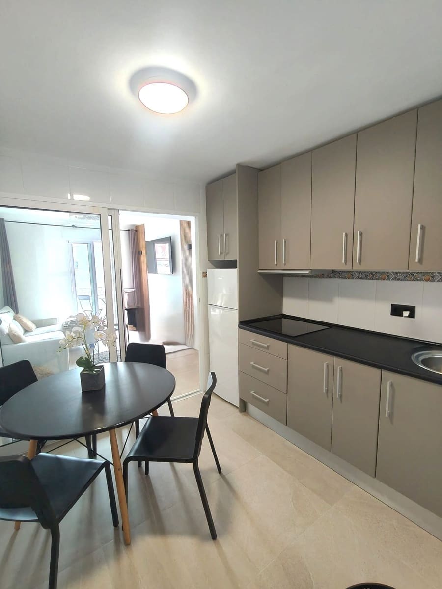 3 bedroom Apartment for rent in Santa Pola - € 800 (Ref: 9758561)