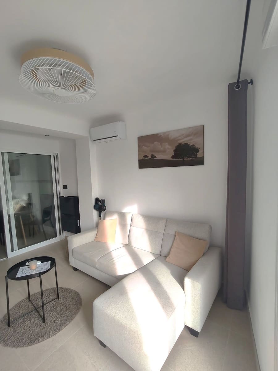 3 bedroom Apartment for rent in Santa Pola - € 800 (Ref: 9758561)