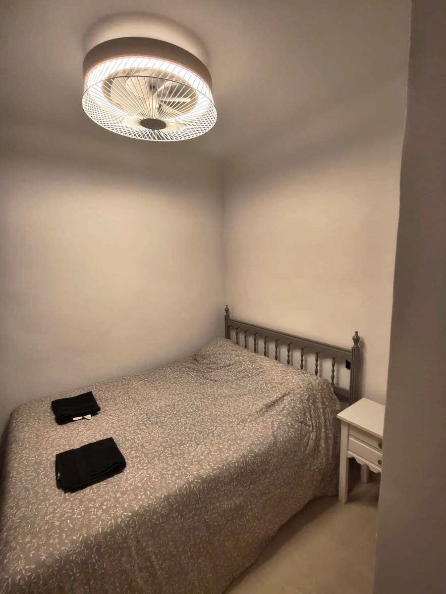 3 bedroom Apartment for rent in Santa Pola - € 800 (Ref: 9758561)