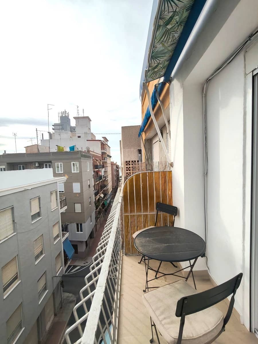 3 bedroom Apartment for rent in Santa Pola - € 800 (Ref: 9758561)