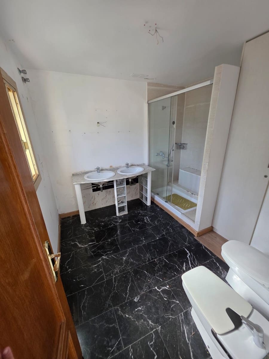 6 bedroom Villa for sale in Santa Pola - € 750,000 (Ref: 9819965)