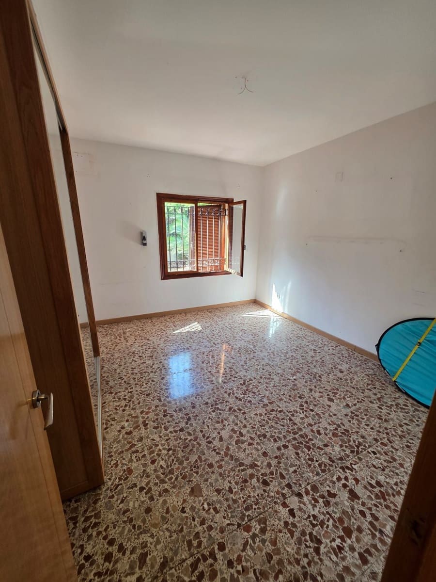6 bedroom Villa for sale in Santa Pola - € 750,000 (Ref: 9819965)