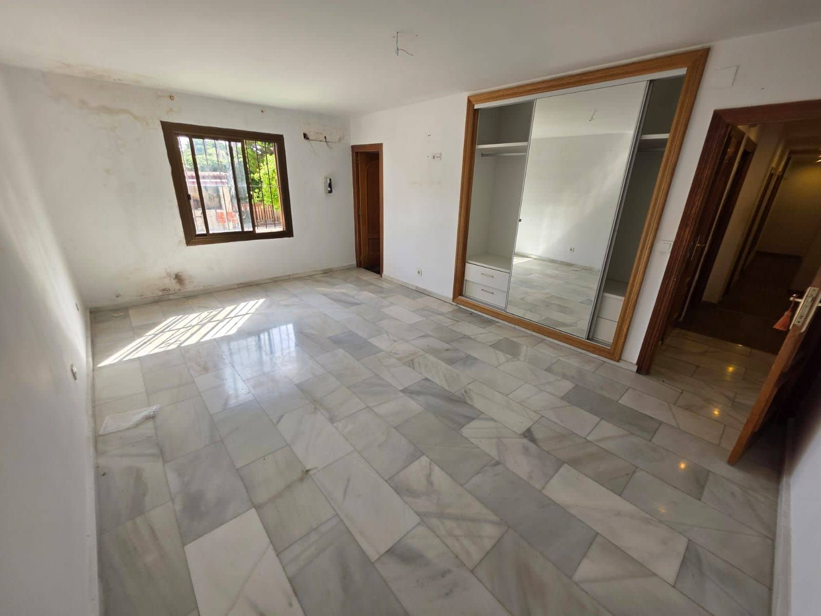 6 bedroom Villa for sale in Santa Pola - € 750,000 (Ref: 9819965)